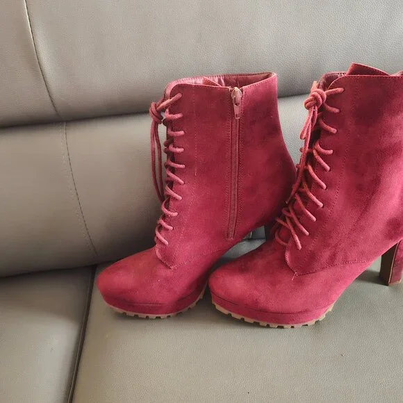 BRAND NEW Burgandy Lace up bootie - Picture 2 of 3